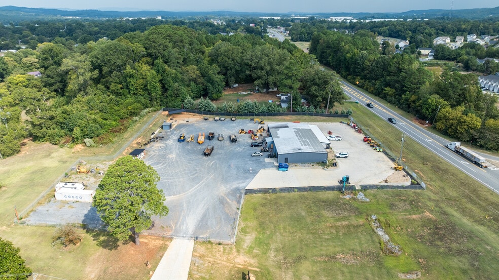 More Photos Of 55 Cut Off Rd, Adairsville Service For Lease