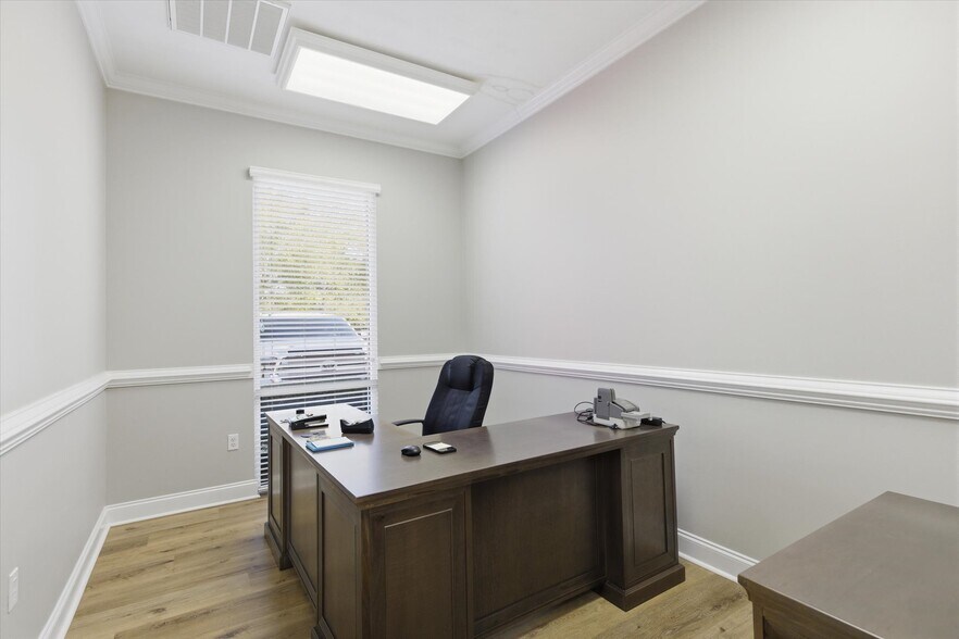 More Photos Of 1574 Village Square Blvd, Tallahassee Office For Lease