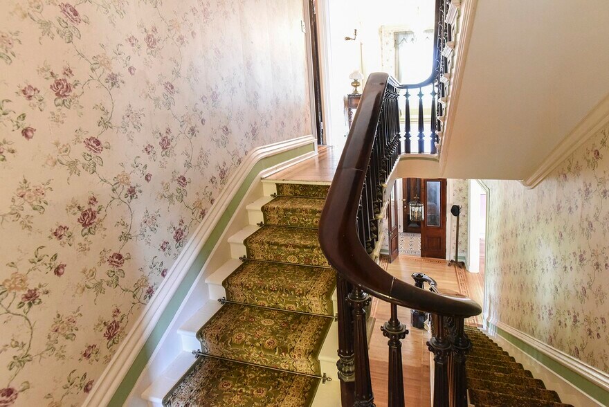 More Photos Of 827 Philadelphia Ave, Chambersburg Specialty For Sale