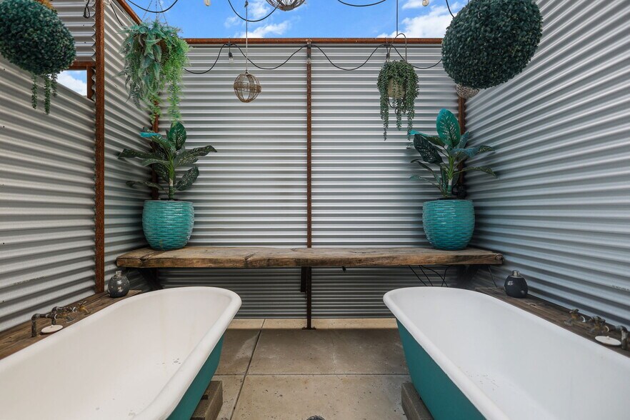 More Photos Of 16710 Oak Hollow Dr, Cottonwood Lodge Meeting Hall For Sale