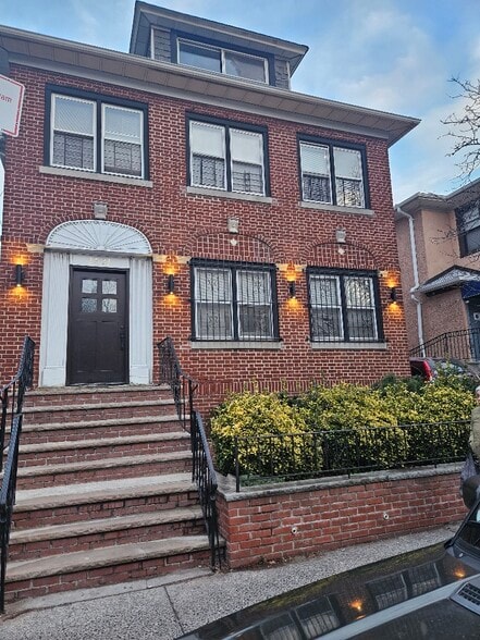 Primary Photo Of 3733 75th St, Jackson Heights Apartments For Sale