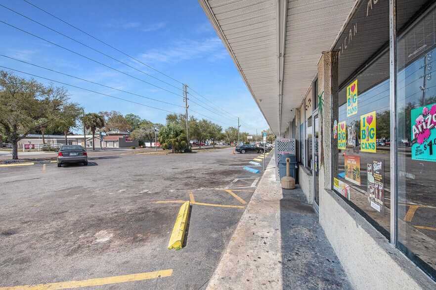More Photos Of 1952 49th St S, Saint Petersburg Storefront For Sale