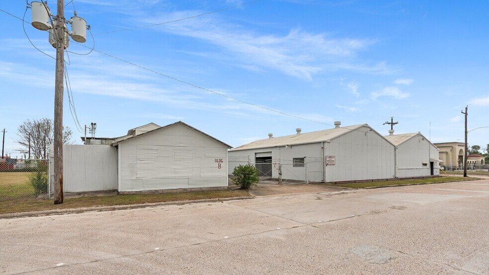 More Photos Of 3314 Carr St, Houston Manufacturing For Sale