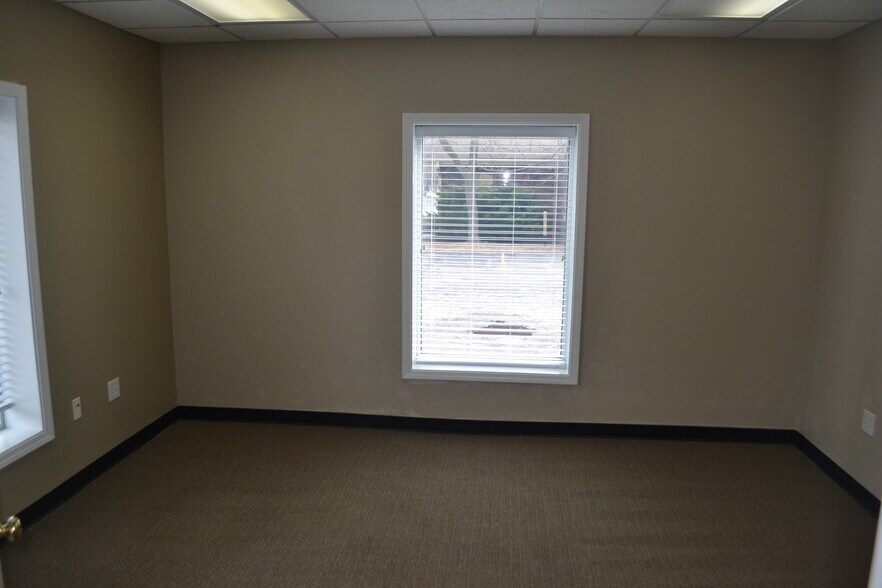 More Photos Of 115 N 6th St, Wausau Medical For Lease