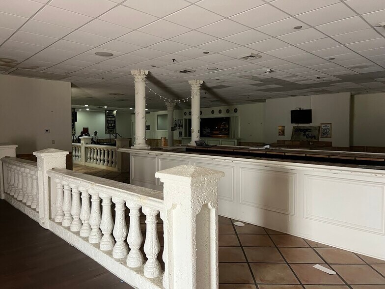 More Photos Of 16805 NW 12th Ave, Miami Hotel For Lease