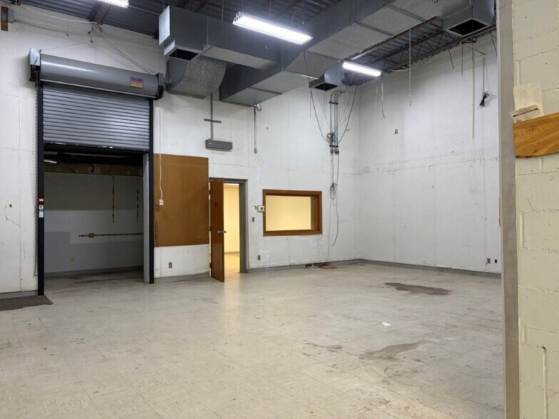More Photos Of 4155 Old Sibley Memorial Hwy, Eagan Research And Development For Sale