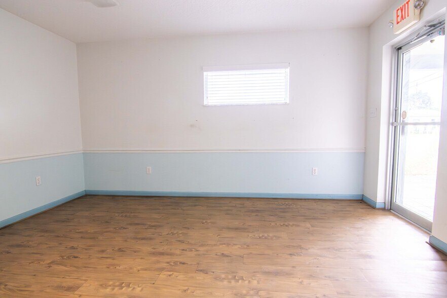 More Photos Of 4801 49th St N, Saint Petersburg Office For Sale