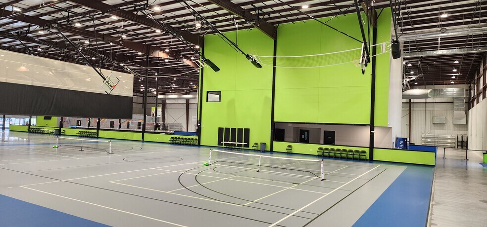 More Photos Of 300 W Hayward Dr, Mount Vernon Sports And Entertainment For Sale