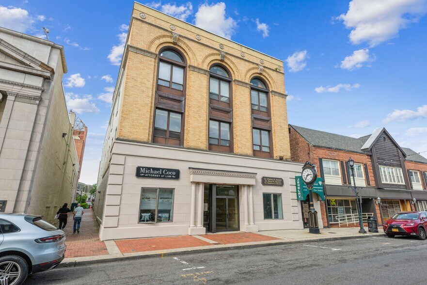 More Photos Of 15 Glen St, Glen Cove Office For Lease