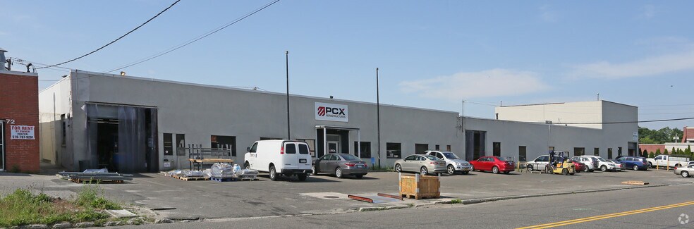 More Photos Of 60 Milbar Blvd, Farmingdale Warehouse For Lease