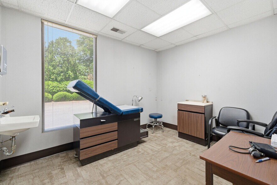 More Photos Of 319 Mocksville Ave, Salisbury Healthcare For Sale