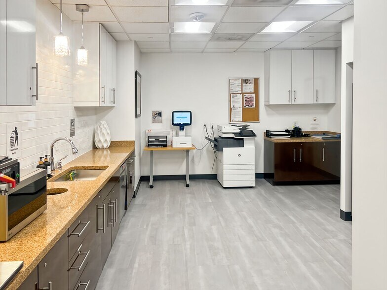 More Photos Of 1829 Reisterstown Rd, Pikesville Coworking Space