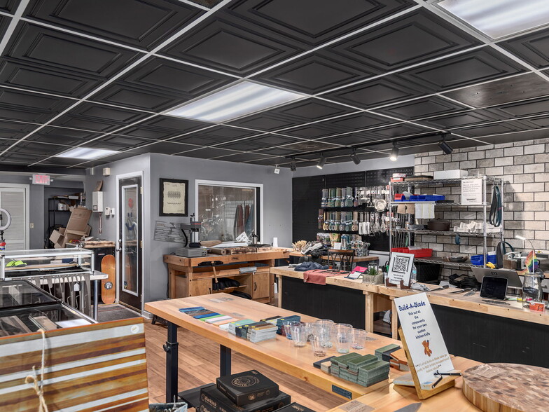 More Photos Of 2-16 Eagle St, Asheville Storefront Retail Office For Lease