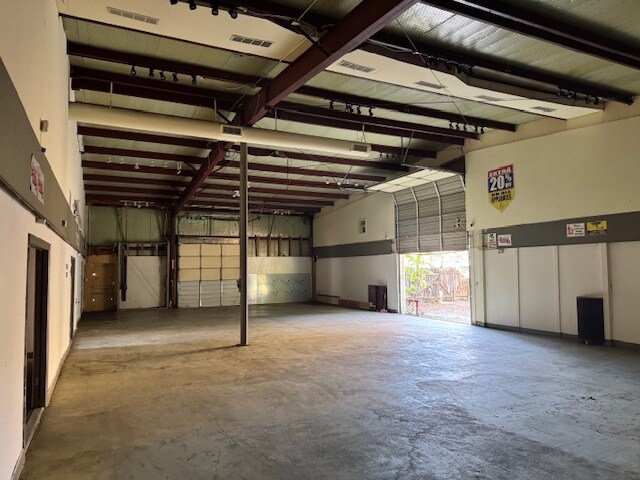 More Photos Of 8231 Burnet Rd, Austin Freestanding For Sale