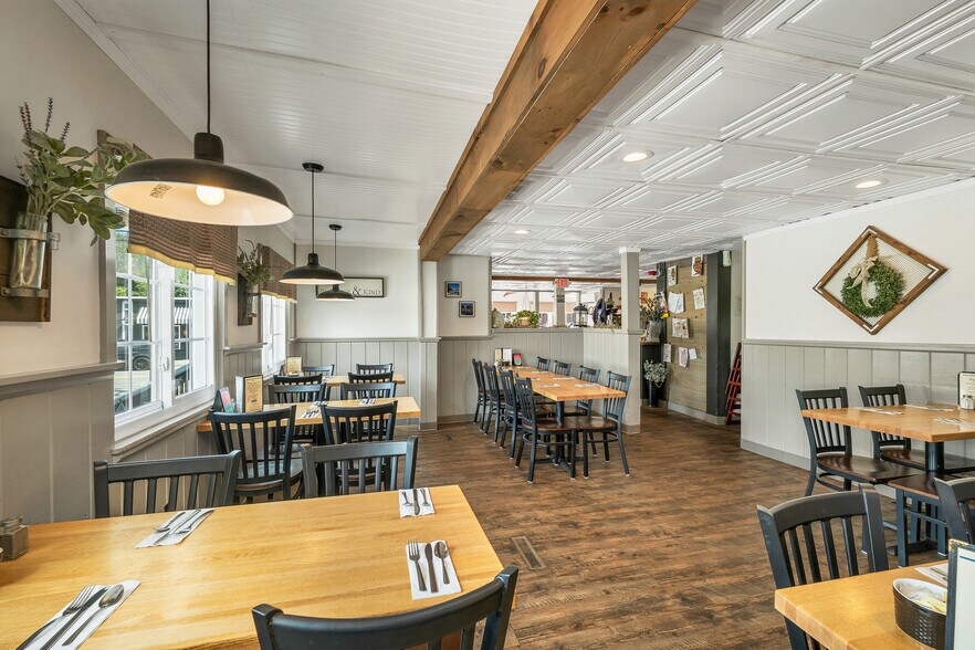 More Photos Of 40 Main St, Goffstown Restaurant For Sale