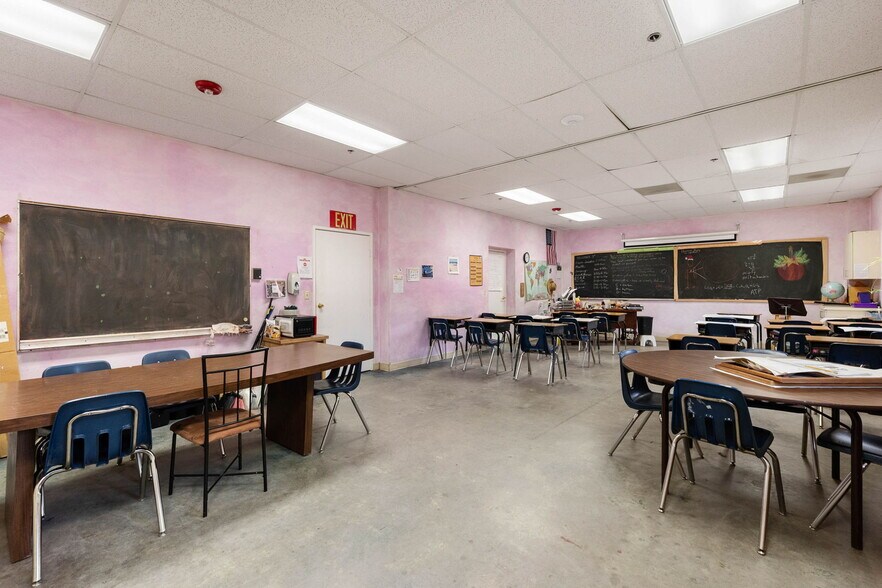 More Photos Of 1455 Willow Creek Rd, Prescott Religious Facility For Sale