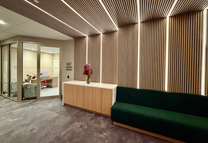 More Photos Of 667 Madison Ave, New York Medical For Lease
