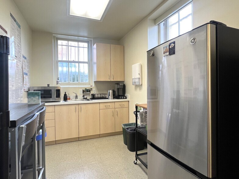 More Photos Of 222 Halleck St, San Francisco Office For Lease