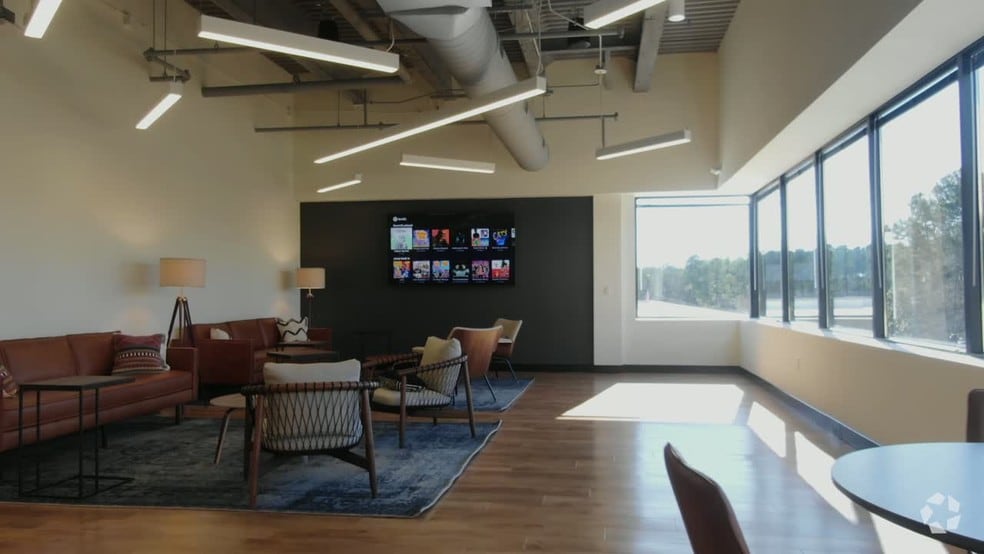 More Photos Of 600 Park Offices Dr, Durham Coworking Space