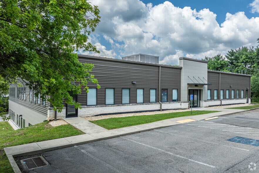 More Photos Of 200 Business Center Dr, Pittsburgh Research And Development For Lease