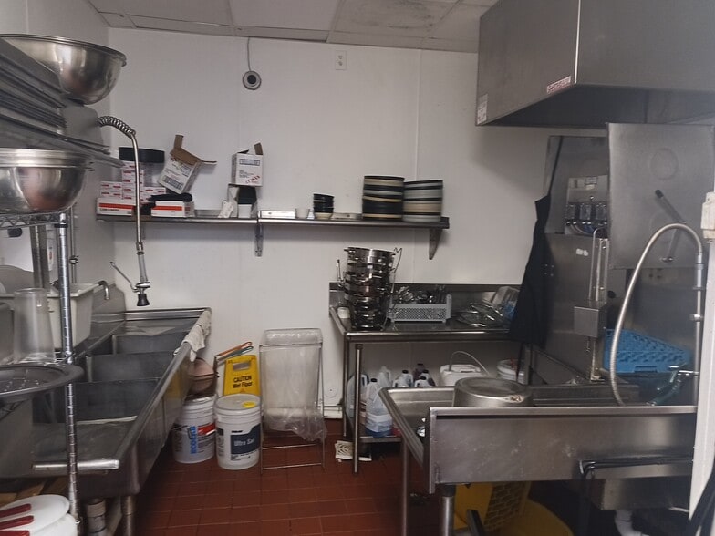 More Photos Of 12225 Westheimer Rd, Houston Freestanding For Lease