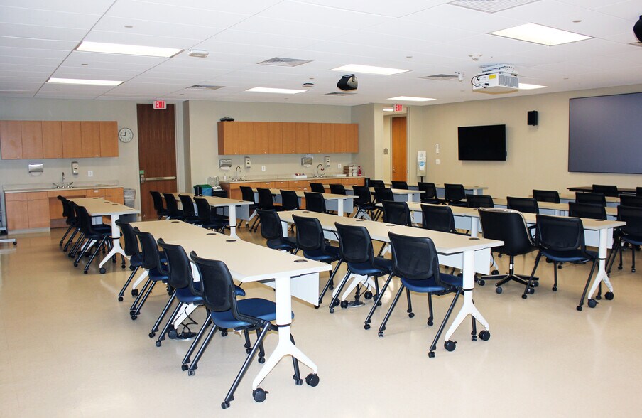 More Photos Of 3225 Gallows Rd, Fairfax Medical For Lease