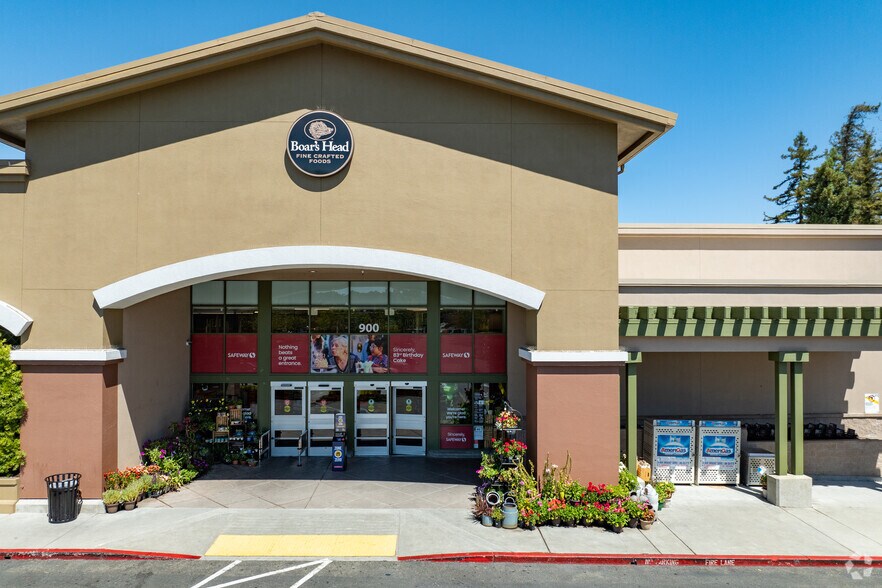 More Photos Of 900 Diablo Ave, Novato Supermarket For Lease