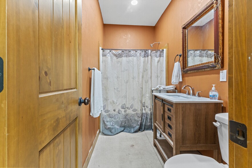 More Photos Of 20500 N 2810 Rd, Kingfisher Lodge Meeting Hall For Sale