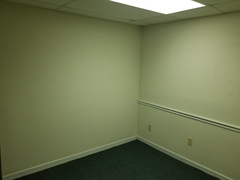 More Photos Of 318 S South St, Gastonia Office For Lease