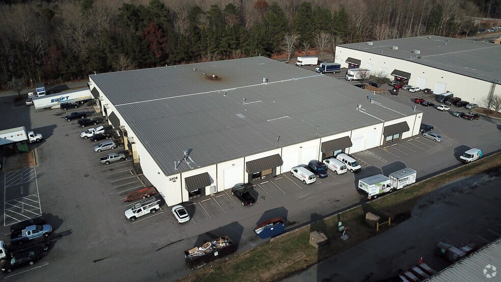 More Photos Of 3208 Spottswood St, Raleigh Warehouse For Lease