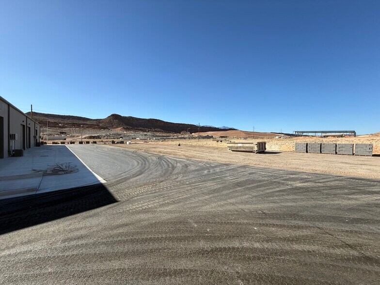 More Photos Of 41 Smelter Dr, Washington Warehouse For Lease