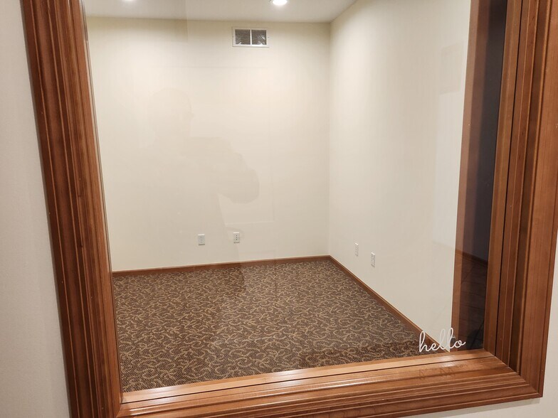 More Photos Of 10523-10527 W 165th St, Lakeville Office For Sale