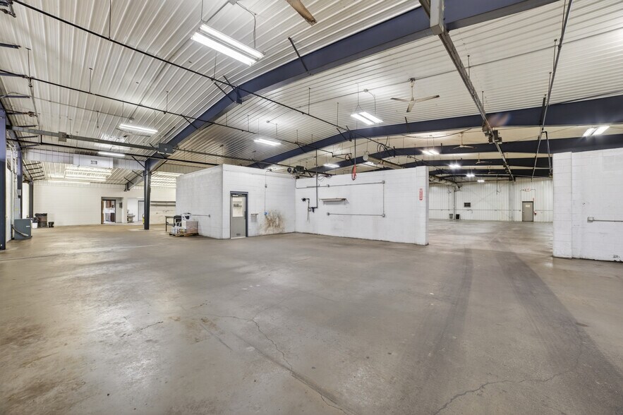 More Photos Of 3166 Muckle Rd, Central Lake Manufacturing For Lease