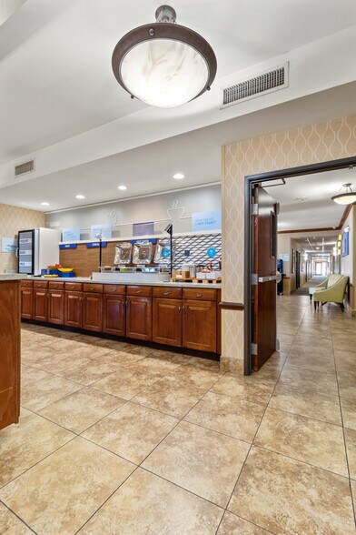 More Photos Of 2700 Lenwood Rd, Barstow Hotel For Sale