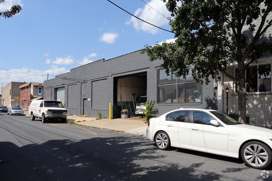 More Photos Of 2541-2549 E Cambria St, Philadelphia Warehouse For Lease