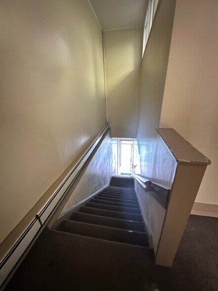 More Photos Of 618 Columbia St, New Westminster Storefront Retail Office For Lease