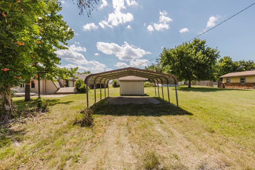 More Photos Of 1610 W 6th Ave, El Dorado General Retail For Sale