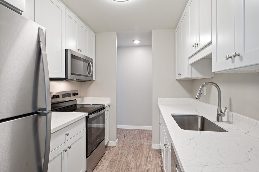 More Photos Of 11521 Greenwood Ave N, Seattle Apartments For Sale