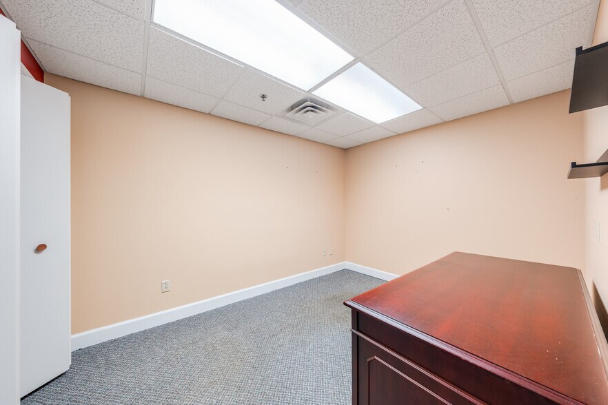 More Photos Of 205 SE Catawba Rd, Port Clinton Freestanding For Lease