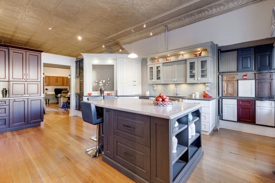 More Photos Of 606 Meredith Rd NE, Calgary General Retail For Sale