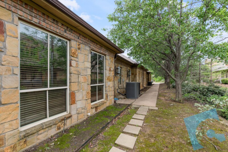 More Photos Of 1340 N White Chapel Blvd, Southlake Office For Sale