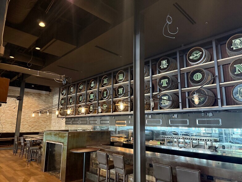 More Photos Of 4901 Washington Ave, Houston Freestanding For Lease