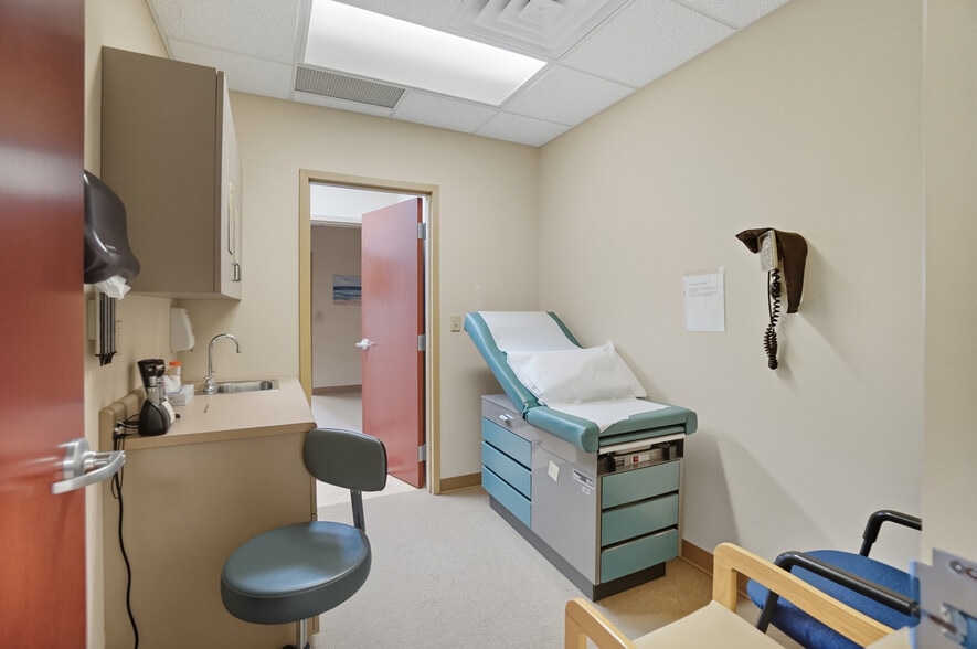 More Photos Of 916-920 W Market St, Lima Medical For Lease