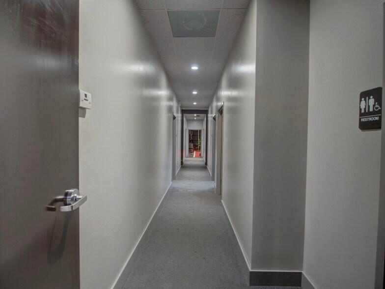 More Photos Of 1000 Van Buren Ave, Indian Trail Flex For Lease