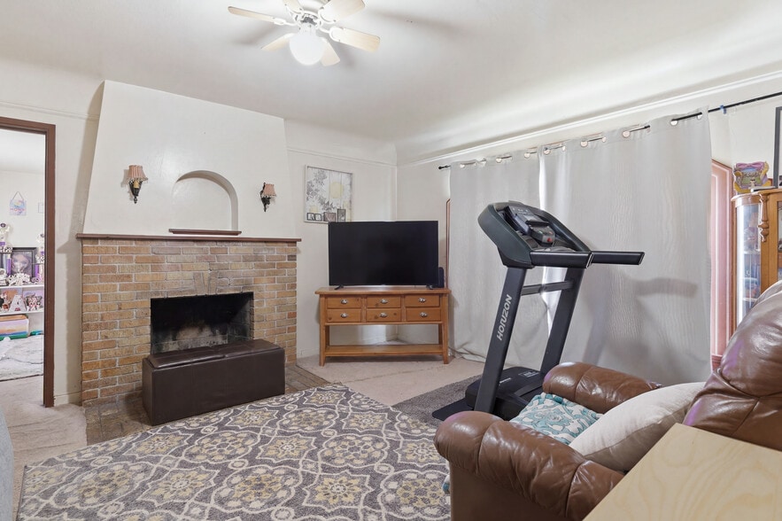 More Photos Of 1527 NE 150th St, Seattle Apartments For Sale