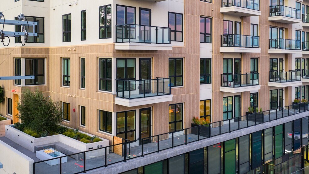 More Photos Of 1511 N Fairfax Ave, Los Angeles Apartments For Lease