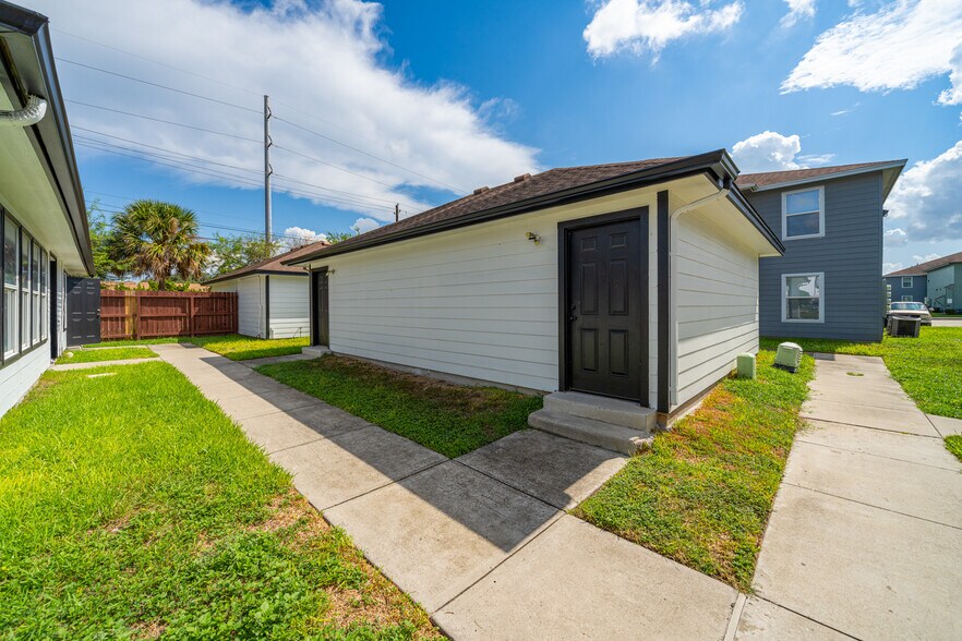 More Photos Of 5929 Wooldridge Rd, Corpus Christi Apartments For Sale