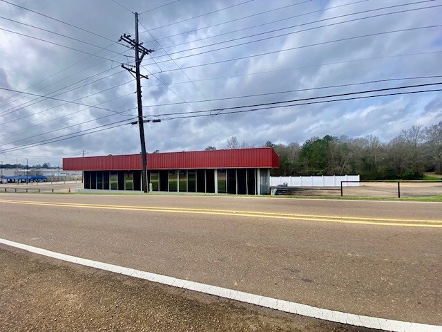 Primary Photo Of 1030 Longleaf Rd, Mccomb Auto Dealership For Sale