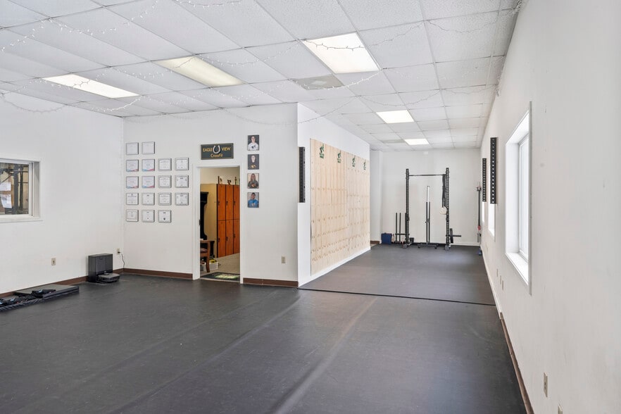 More Photos Of 105 E Cornwell Ln, Purcellville Warehouse For Sale