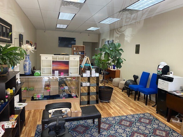 More Photos Of 854-870 4th St, San Rafael Storefront For Sale